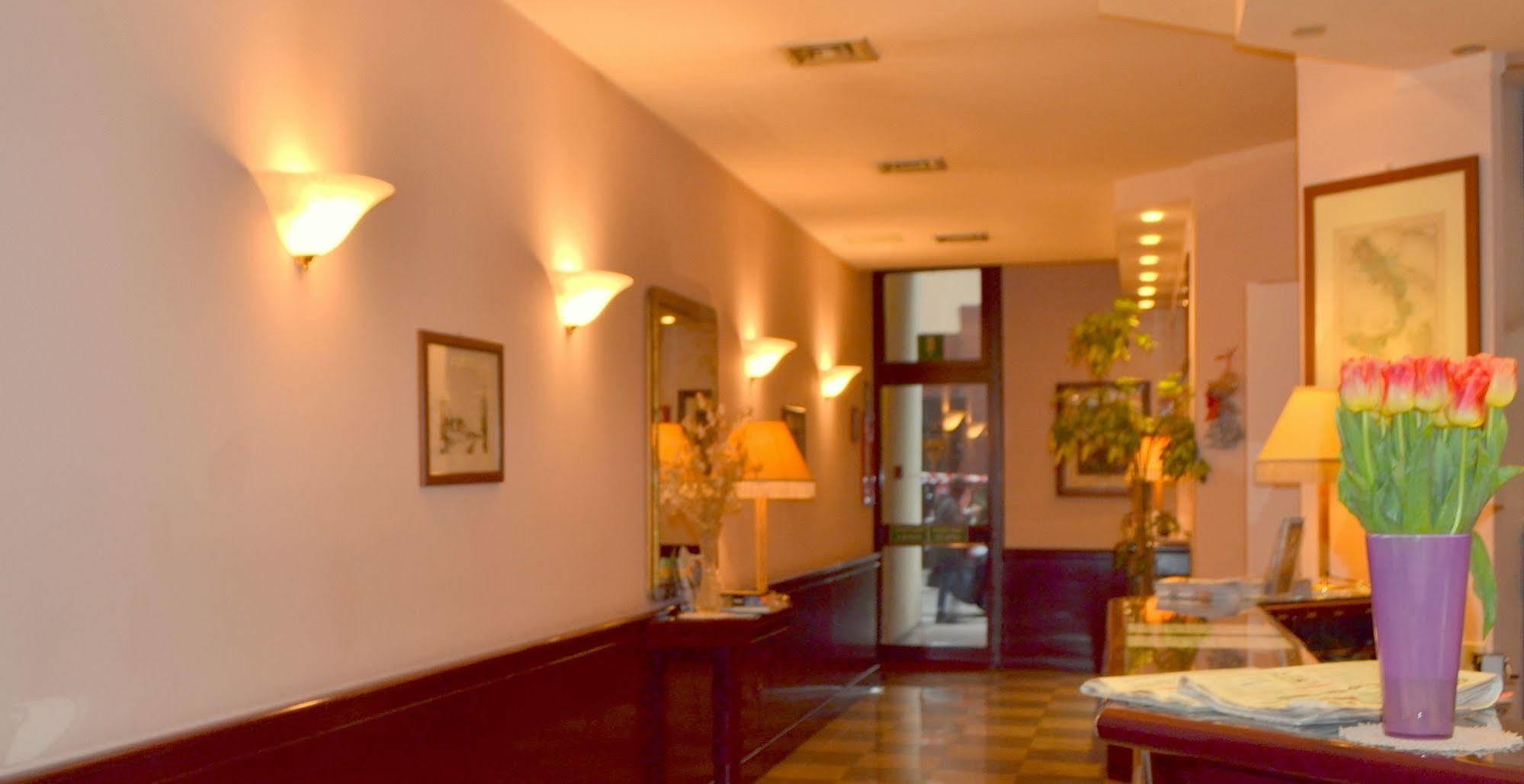 Buenos Aires Hotel Milano Exterior foto